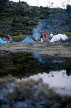 1984_bootsnall_cathedral_mt_bushwalk_003