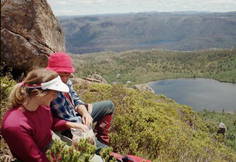 1986_mt_olympus_nick_sue_bushwalk_2