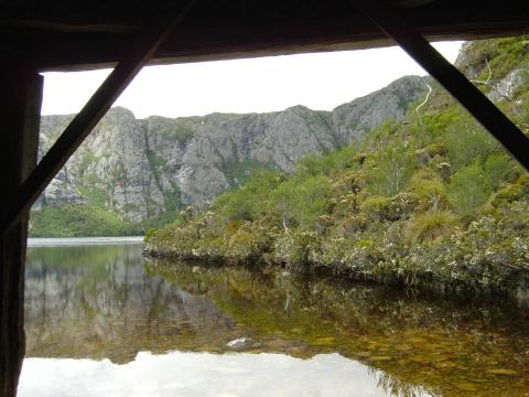2006_cradle_bushwalk_crater_lake_boatshed_009